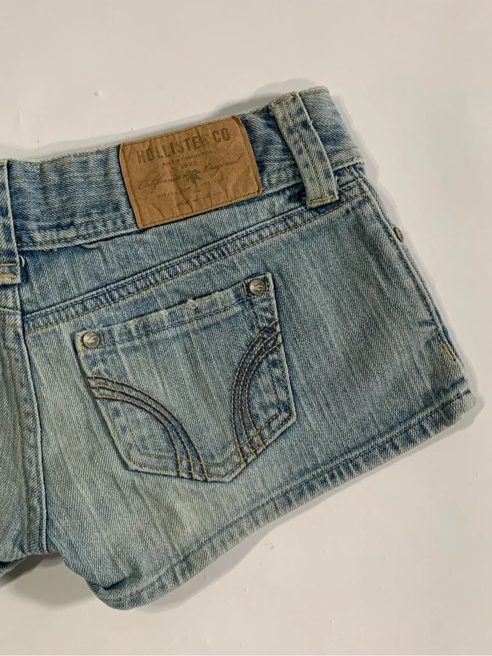 Y2K Hollister Low Rise Denim Short Shorts Size 0 Light Wash